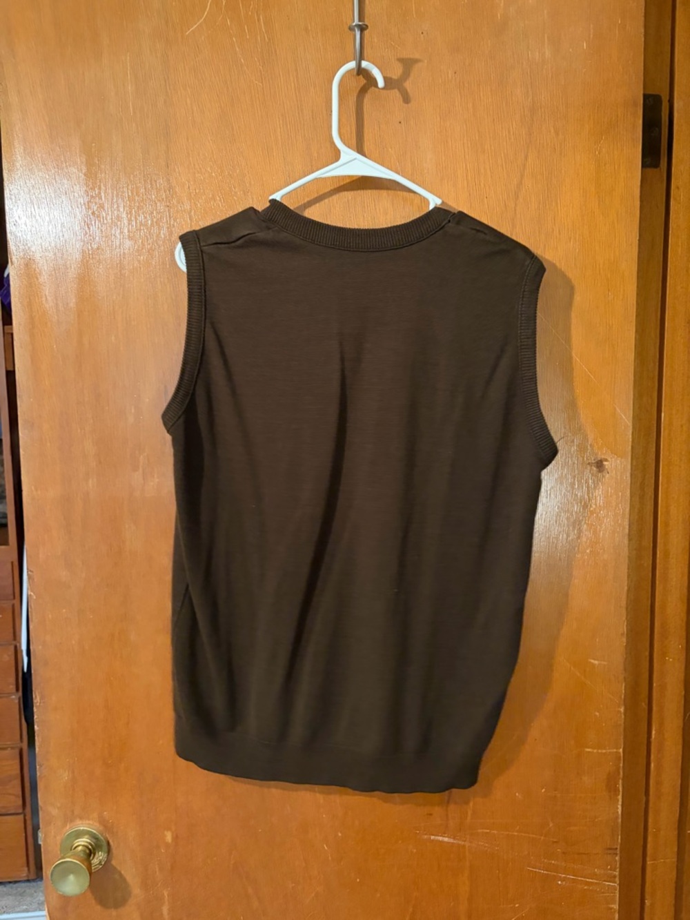 Classic V-Neck Sleeveless Knit Top - Brown - Picture 3 of 3
